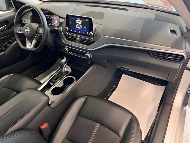 Used 2025 Nissan Altima 2.5 SR FWD image 13