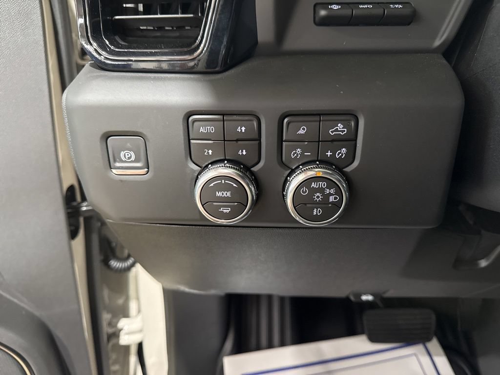 New 2026 GMC Sierra 2500 AT4 w/ AT4 Premium Plus Package AWD/4WD image 25