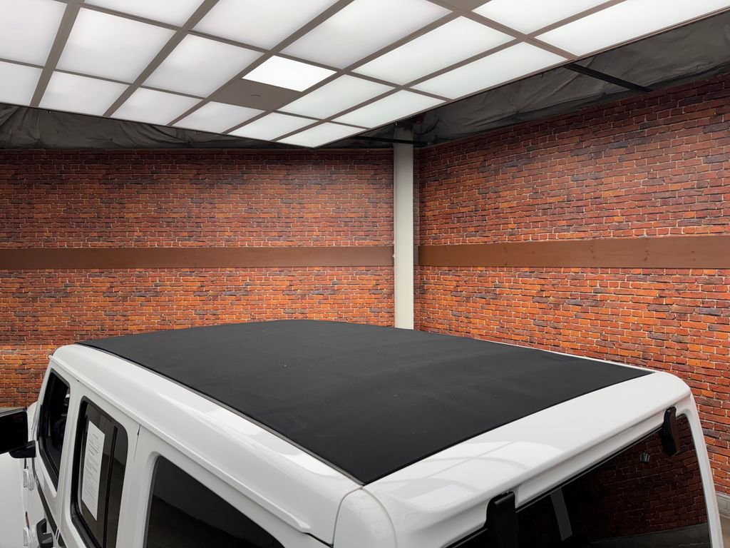 Used 2024 Jeep Wrangler Unlimited Rubicon image 3