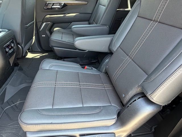 New 2026 Chevrolet Suburban High Country image 15