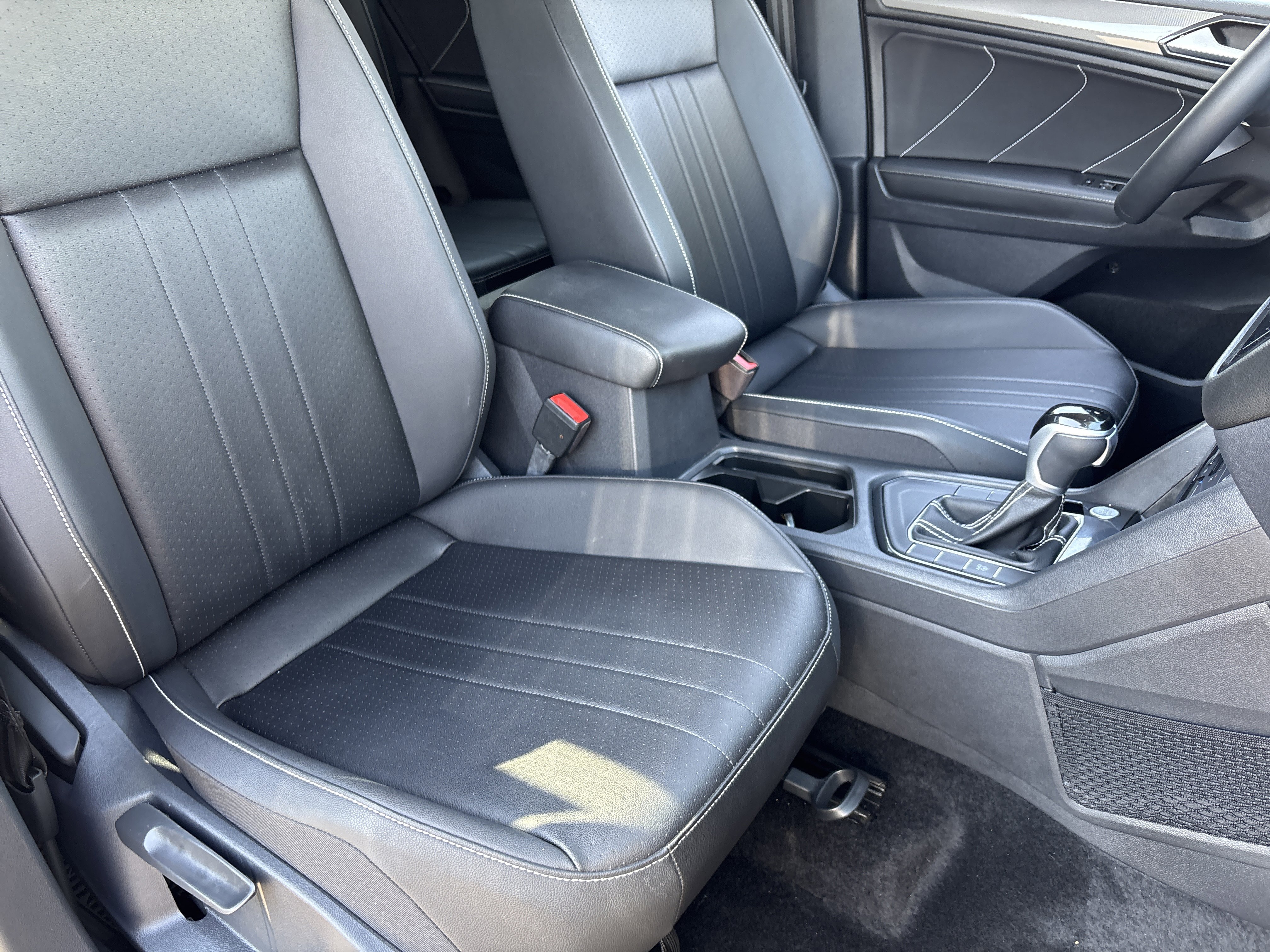 Certified 2023 Volkswagen Tiguan SE FWD image 9