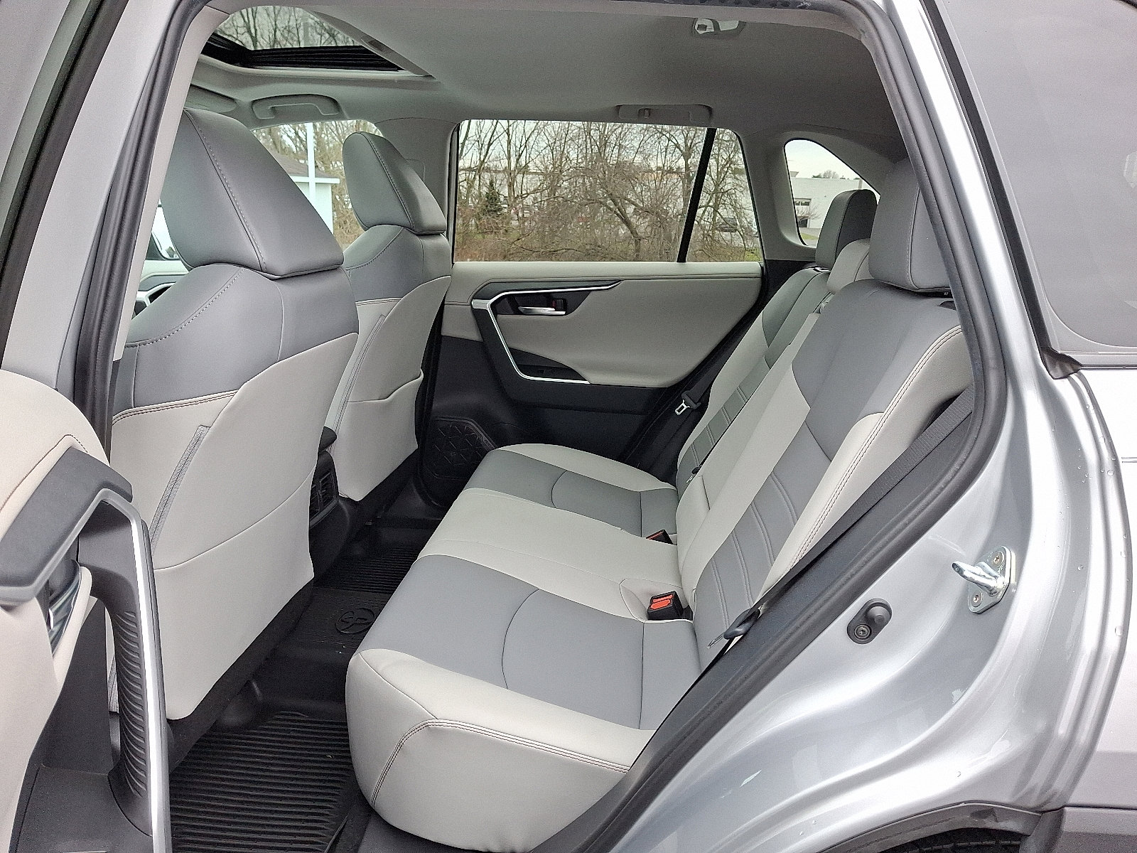 Used 2019 Toyota RAV4 Limited w/ All Weather Liner Package AWD/4WD image 16