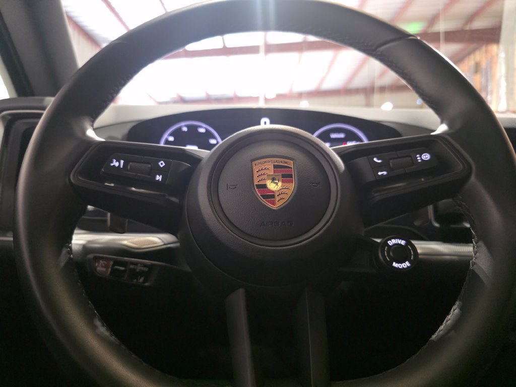 Certified 2026 Porsche Cayenne AWD/4WD image 23