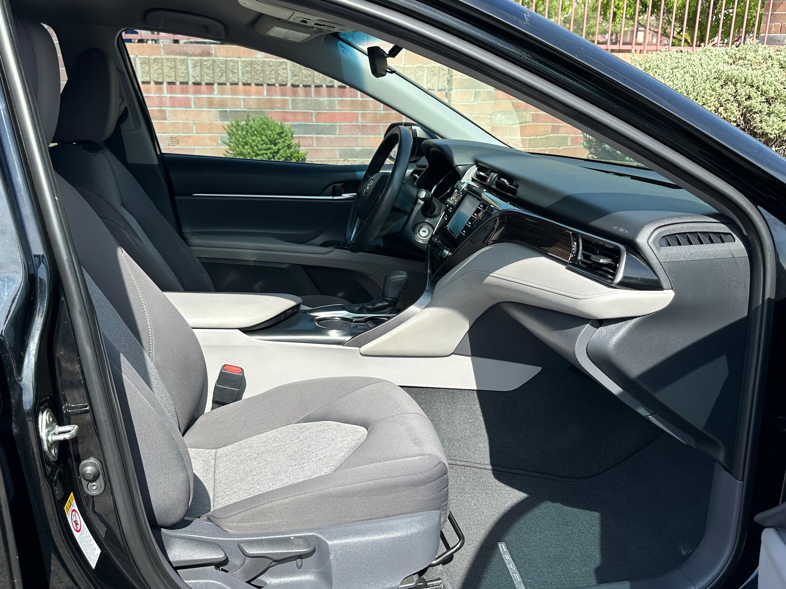 Used 2019 Toyota Camry LE w/ Carpet Mat Package FWD image 11