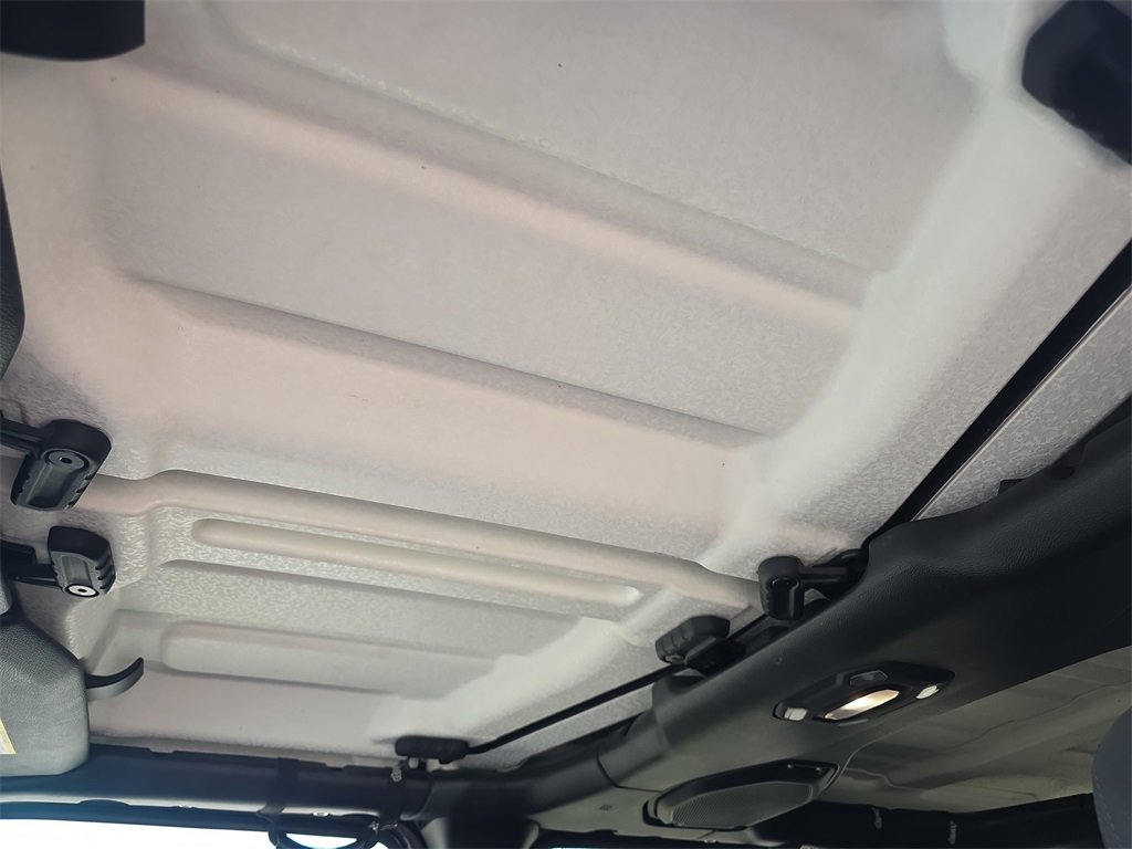 Used 2018 Jeep Wrangler Unlimited Rubicon w/ Dual Top Group image 30