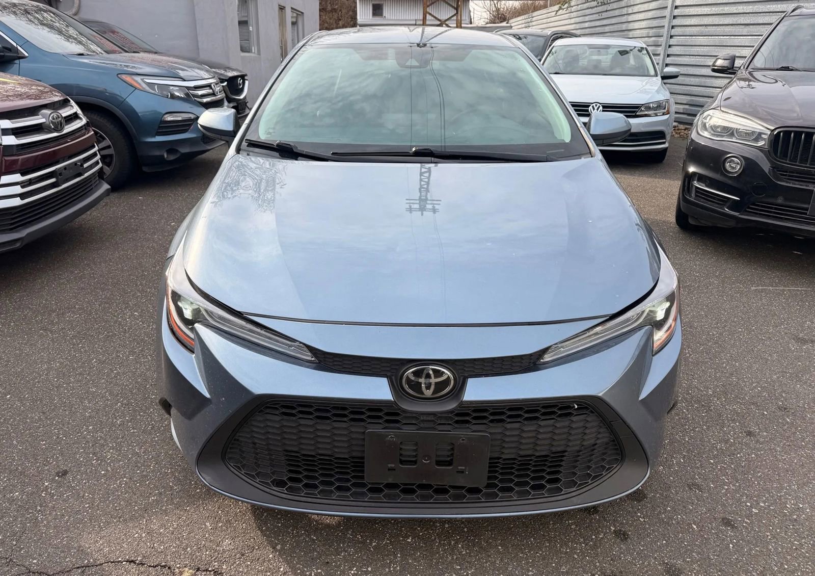 Used 2022 Toyota Corolla LE image 2