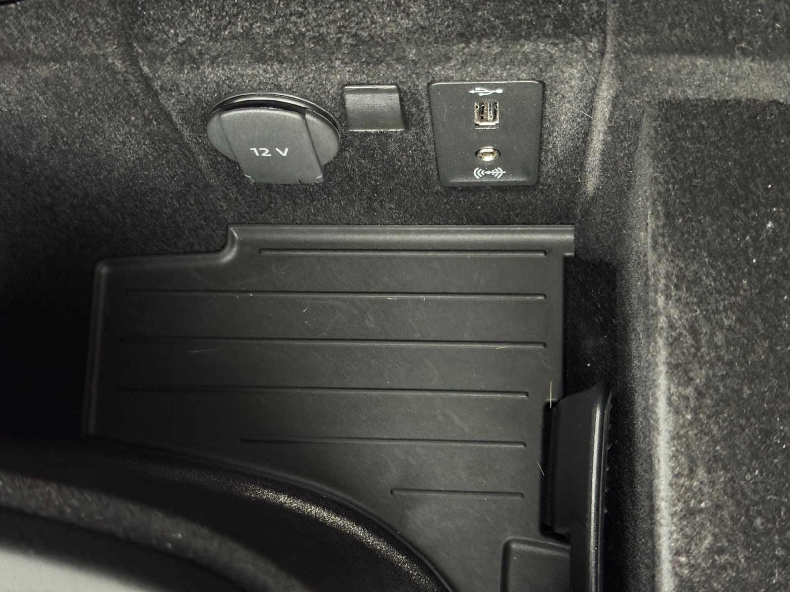 Used 2019 Porsche Panamera 4 Executive w/ Premium Package Plus image 33