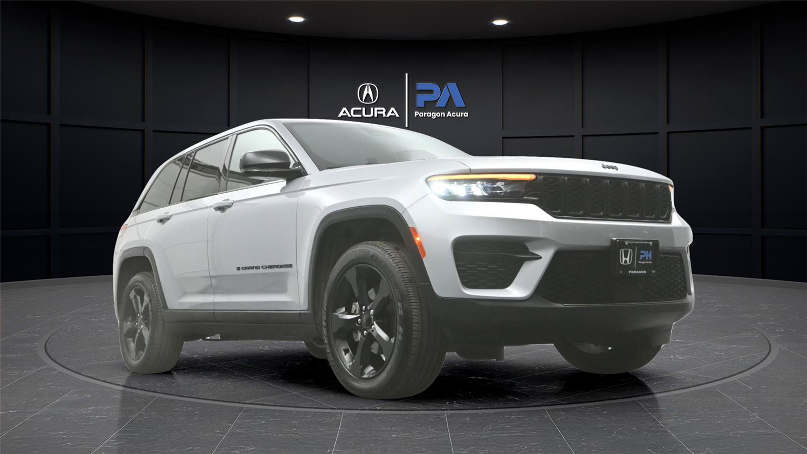 Used 2025 Jeep Grand Cherokee Altitude AWD/4WD image 31