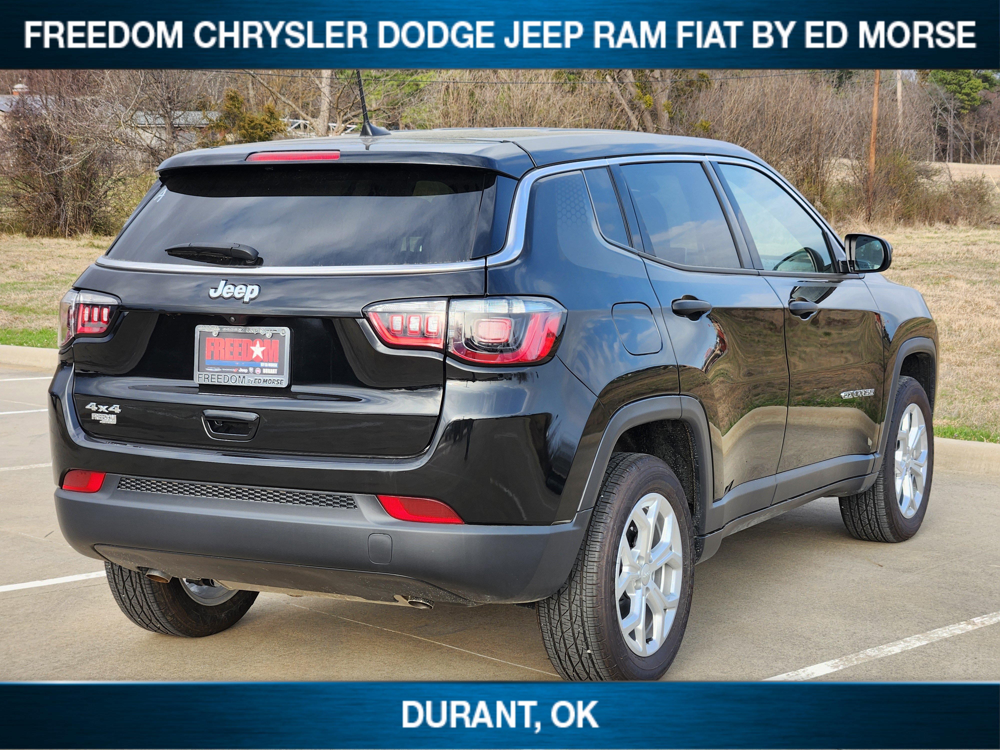 New 2024 Jeep Compass Sport w/ Mopar Graphics Package image 4