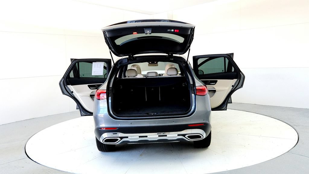 Used 2023 Mercedes-Benz GLC 300 4MATIC image 11