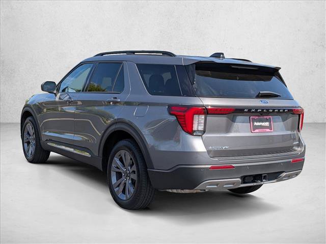 Used 2025 Ford Explorer Active AWD/4WD image 8