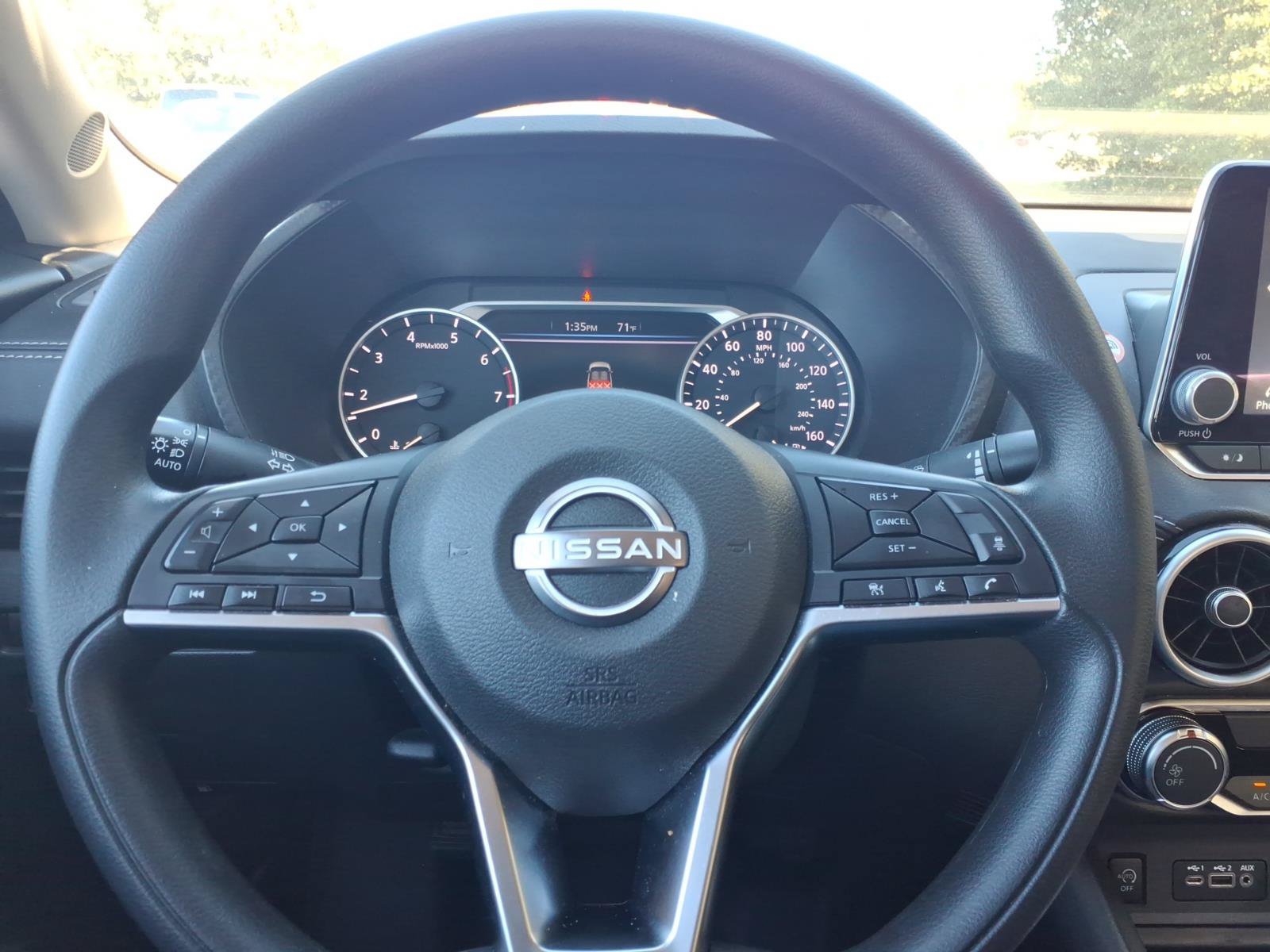 Used 2025 Nissan Sentra SV FWD image 25