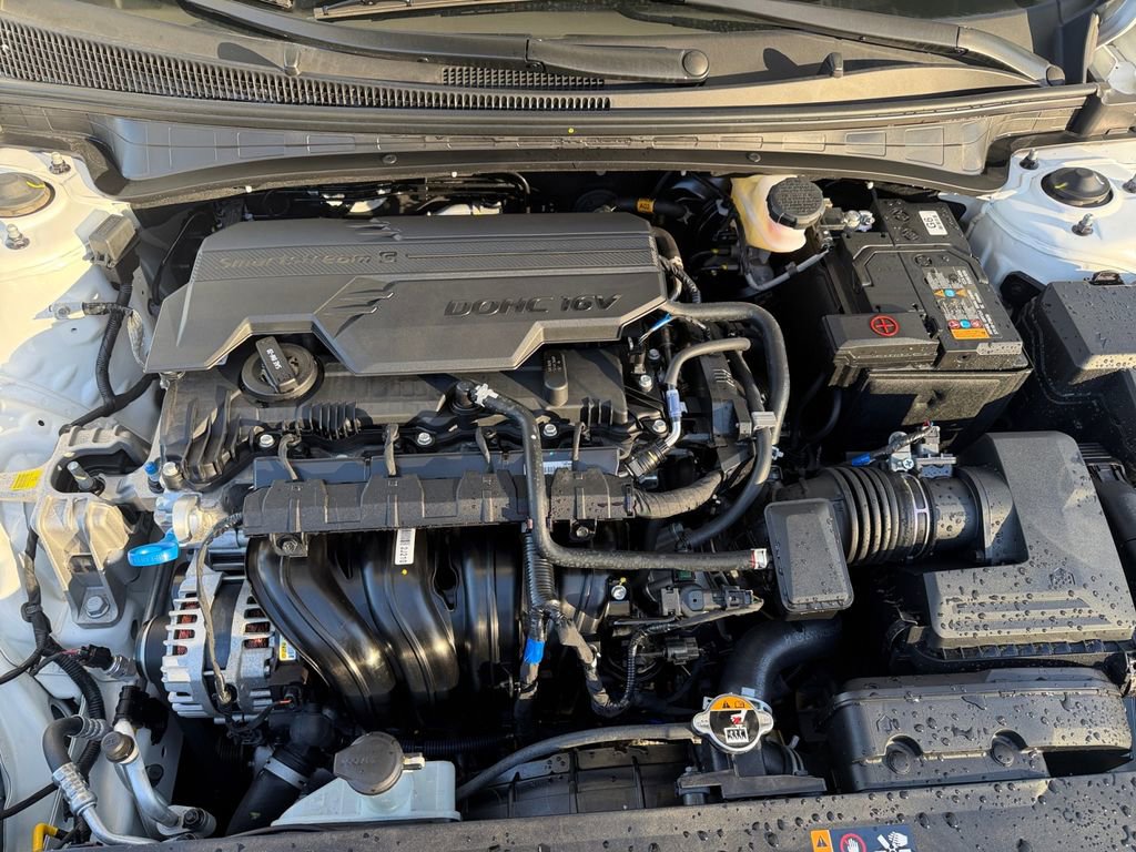 Certified 2025 Hyundai Elantra Sport image 21