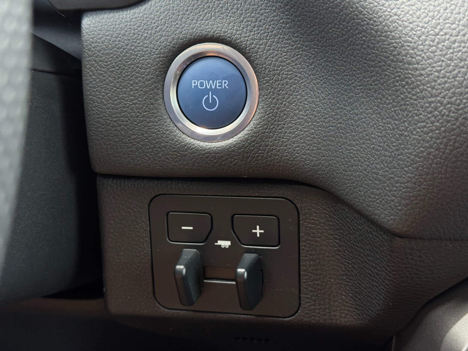 Used 2024 Toyota Tundra Limited AWD/4WD image 24