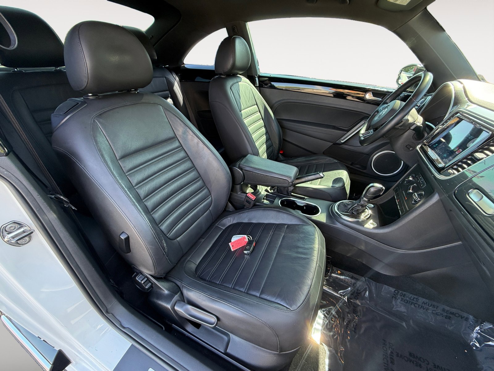 Used 2012 Volkswagen Beetle Turbo FWD image 19