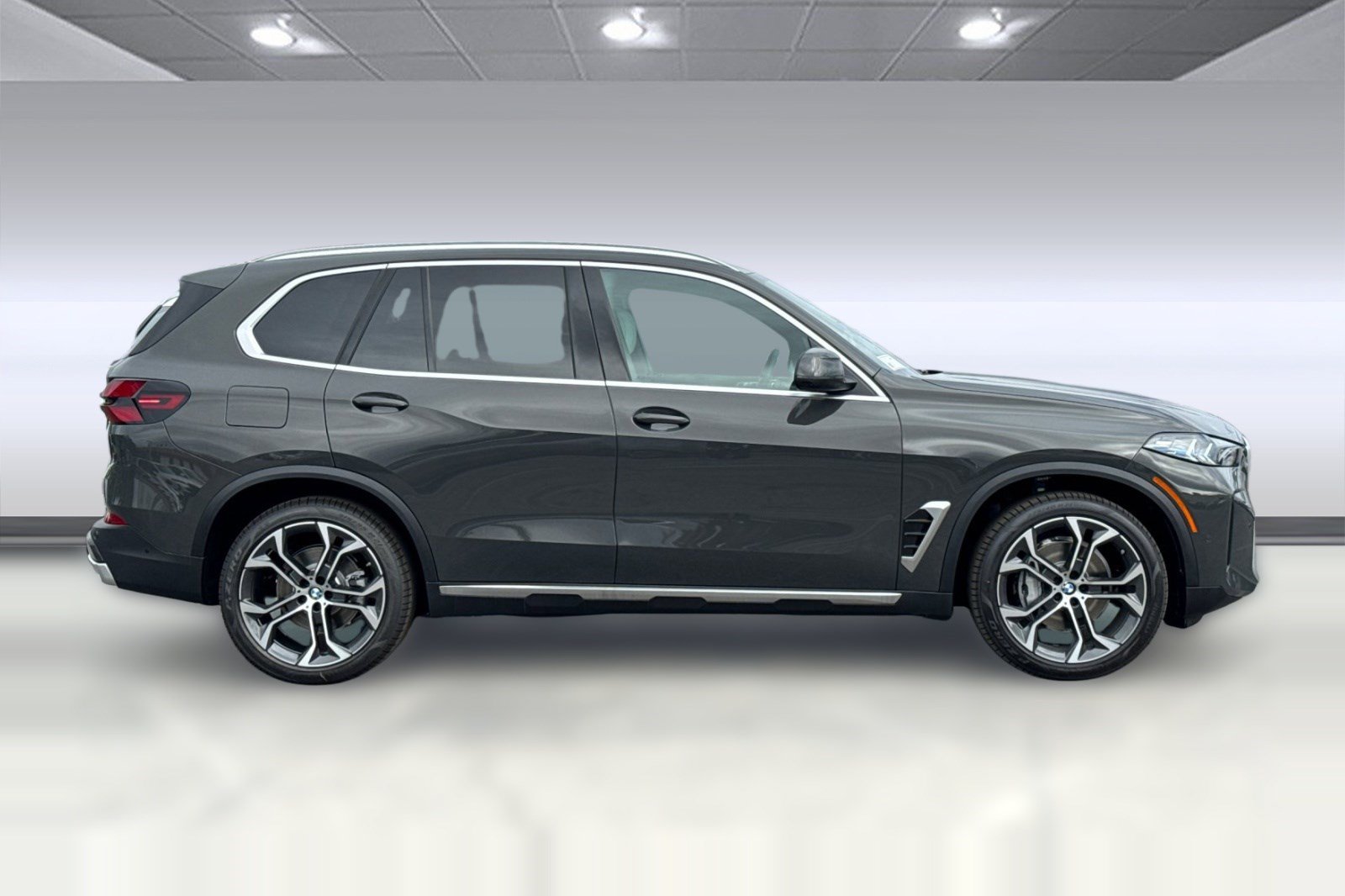 Used 2026 BMW X5 xDrive40i AWD/4WD image 7