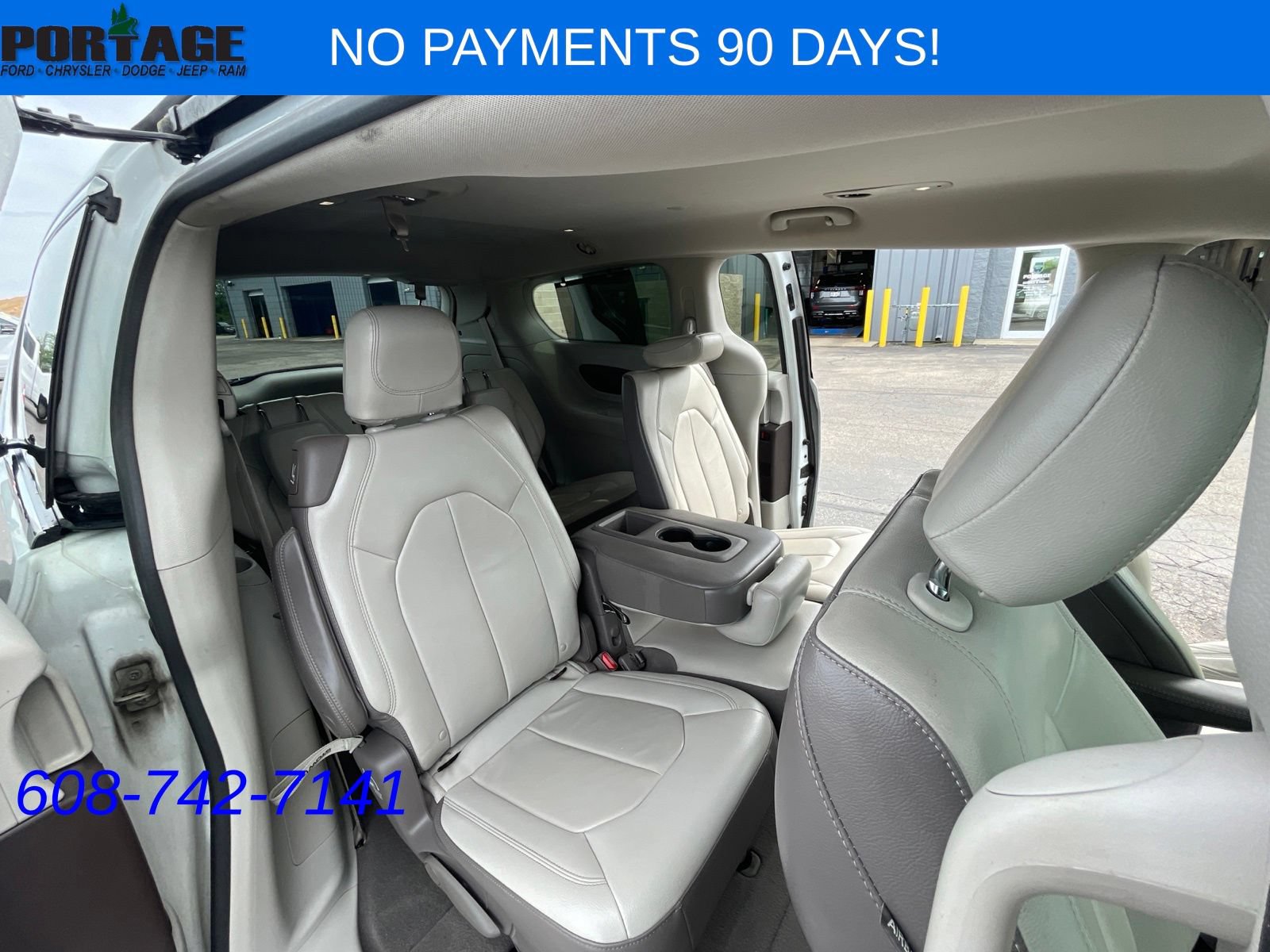 Used 2017 Chrysler Pacifica Touring-L FWD image 20