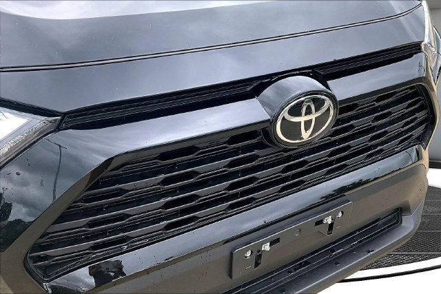 Used 2025 Toyota RAV4 XLE Premium w/ Weather Package AWD/4WD image 31