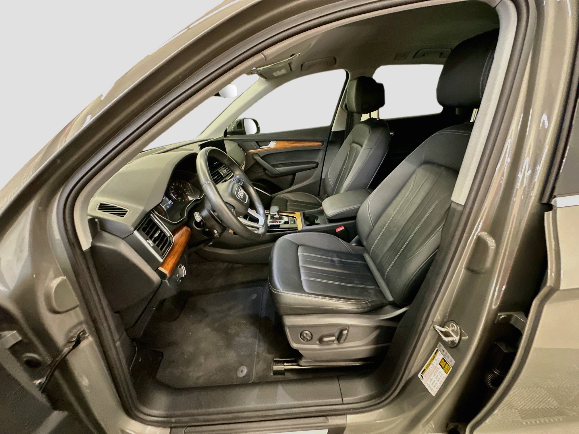 Used 2023 Audi Q5 2.0T Premium w/ Convenience Package AWD/4WD image 13