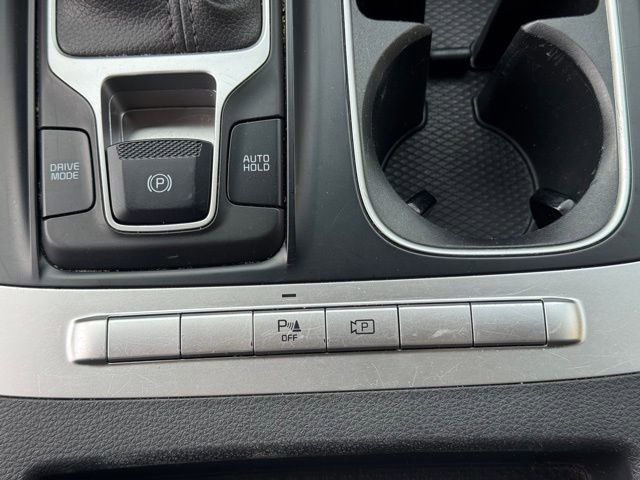 Used 2024 Kia Carnival LX FWD image 23