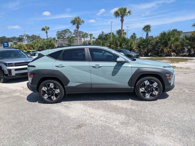 Used 2024 Hyundai Kona SEL w/ Convenience Package FWD image 2