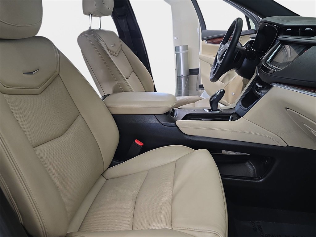 Used 2018 Cadillac XT5 Luxury image 12