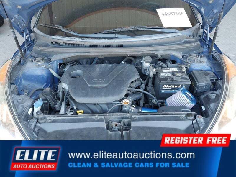 Used 2017 Hyundai Veloster Value Edition FWD image 19