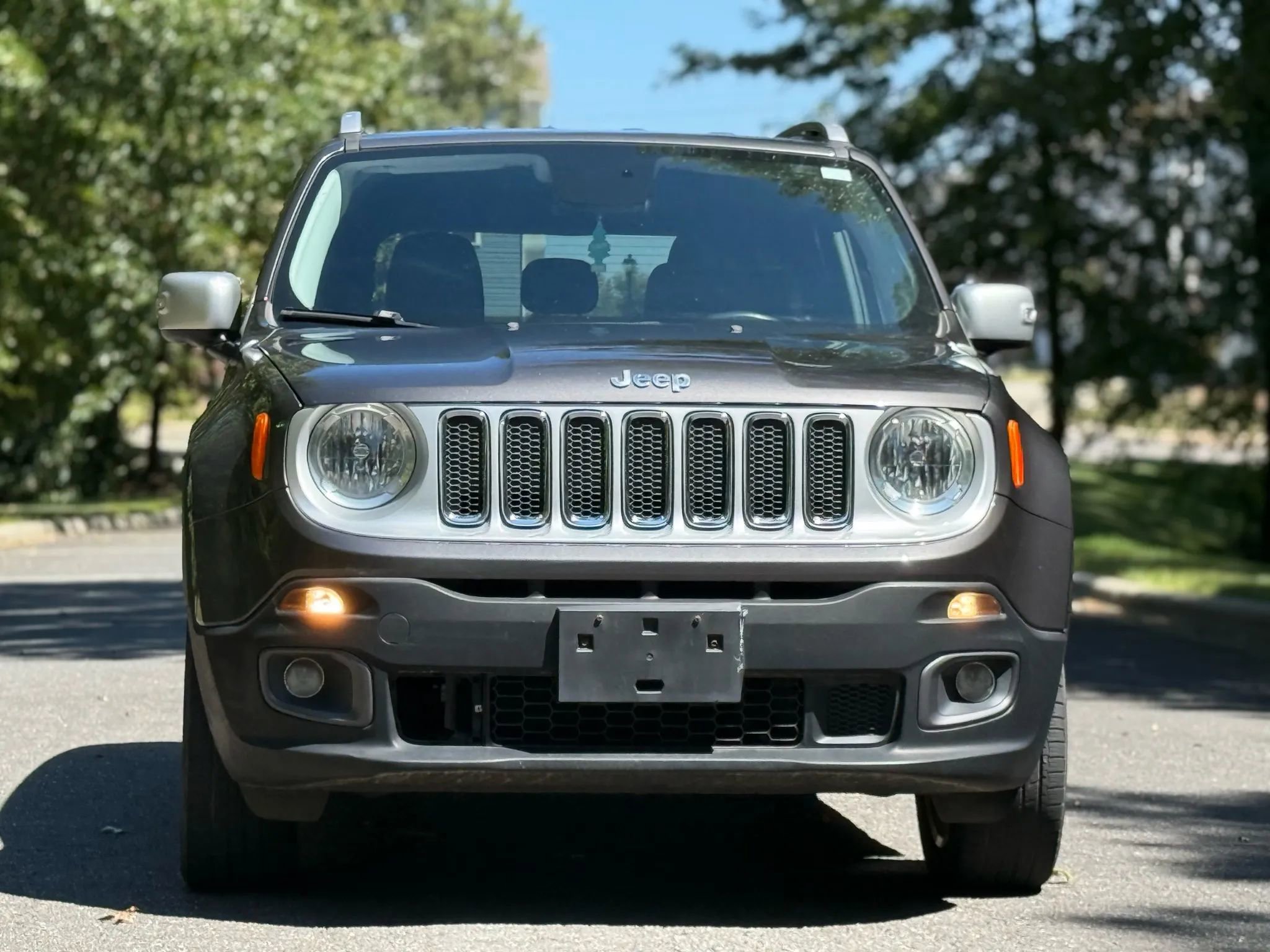 Used 2017 Jeep Renegade Limited image 2