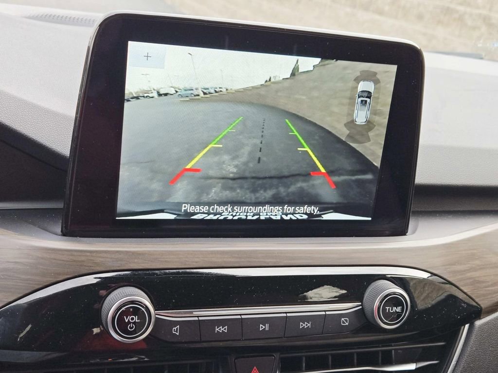 Used 2020 Ford Escape Titanium image 29