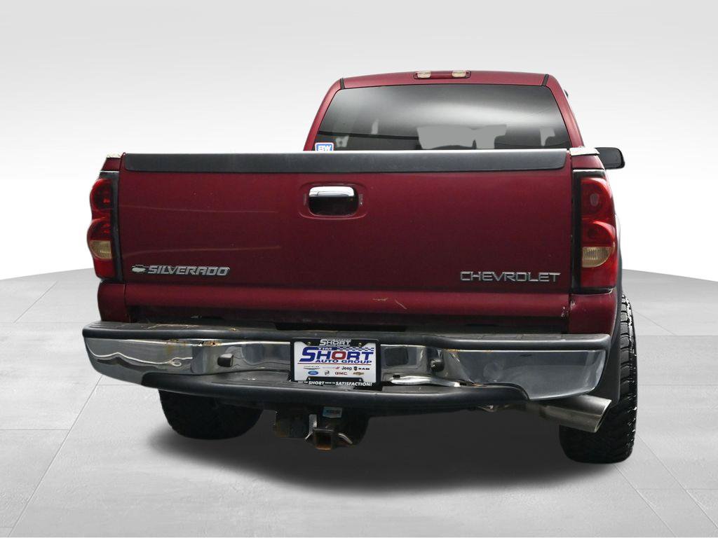 Used 2005 Chevrolet Silverado 2500 LT w/ Heavy-Duty Power Package AWD/4WD image 4