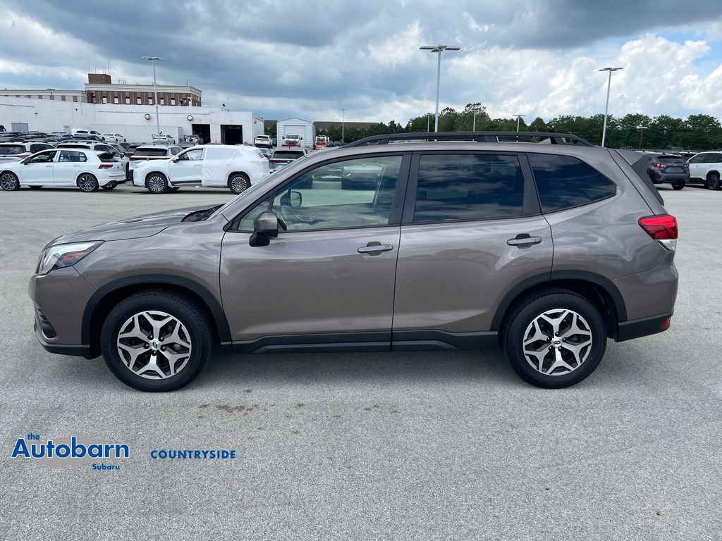 Used 2023 Subaru Forester Premium AWD/4WD image 2