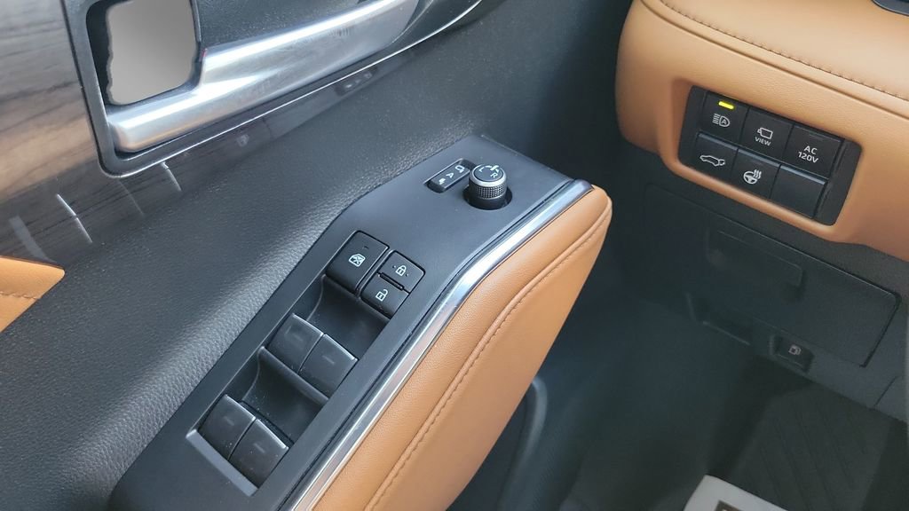 Used 2023 Toyota Highlander Platinum FWD image 19