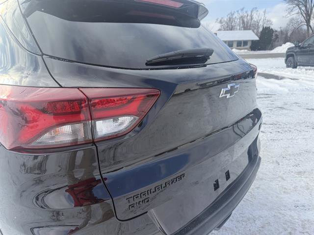 Used 2023 Chevrolet TrailBlazer RS w/ Sun and Liftgate Package image 22