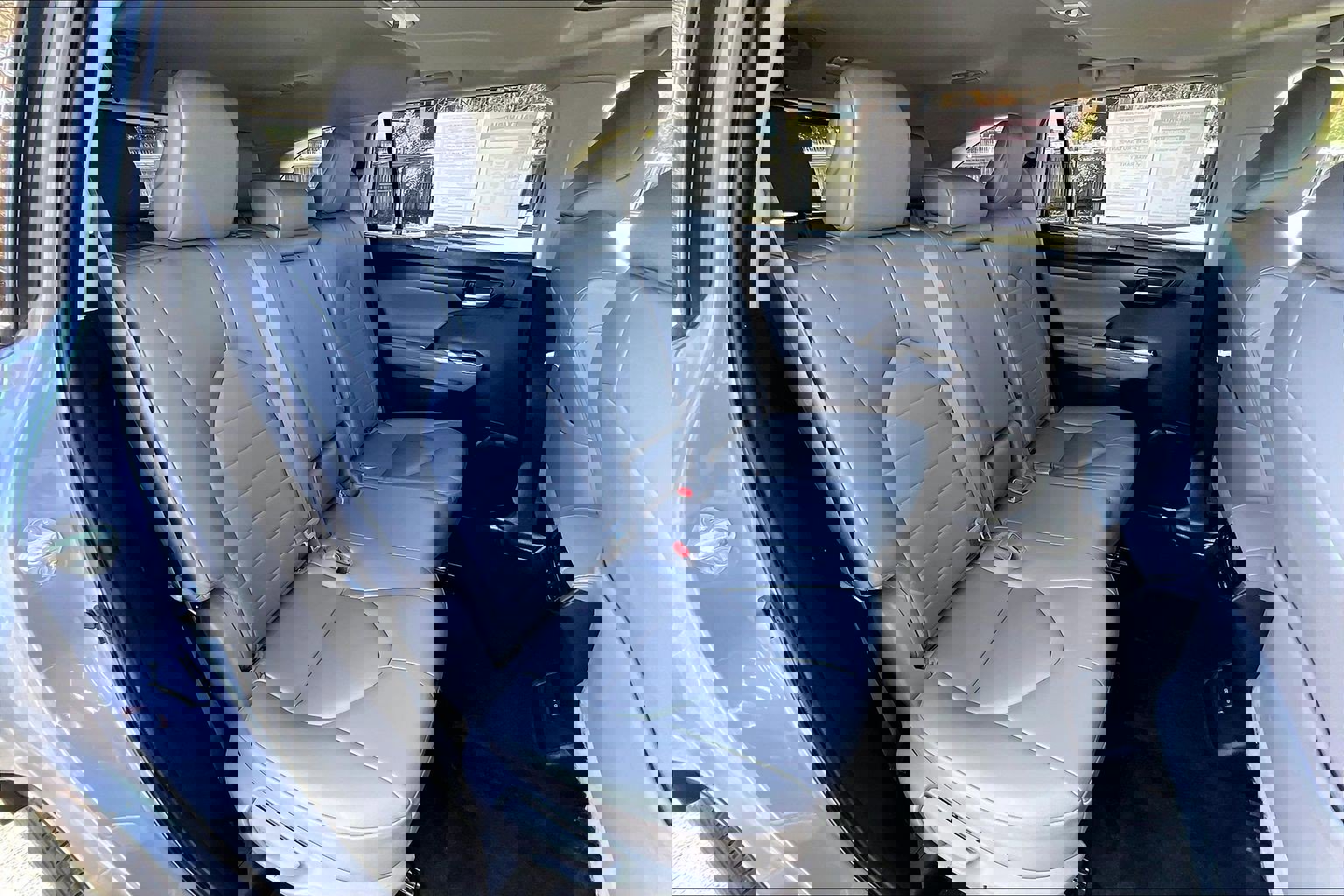 Used 2023 Toyota Highlander XLE image 26