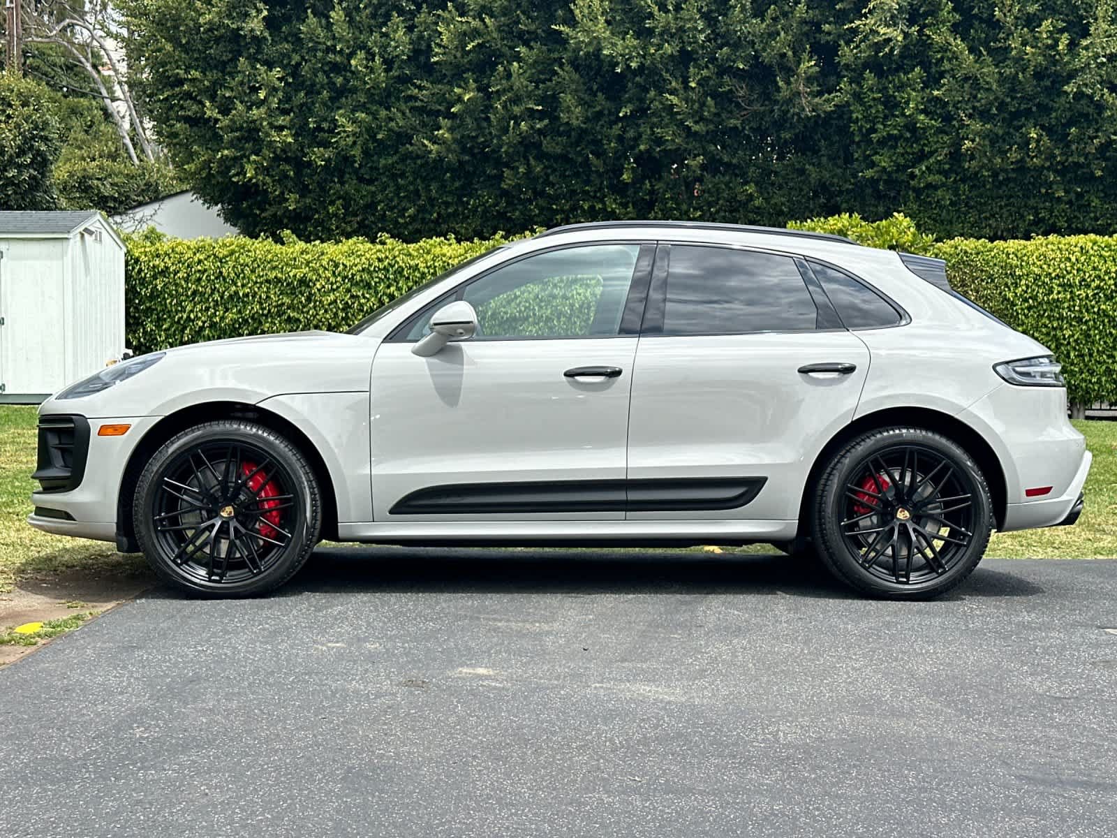 Certified 2023 Porsche Macan GTS AWD/4WD image 2