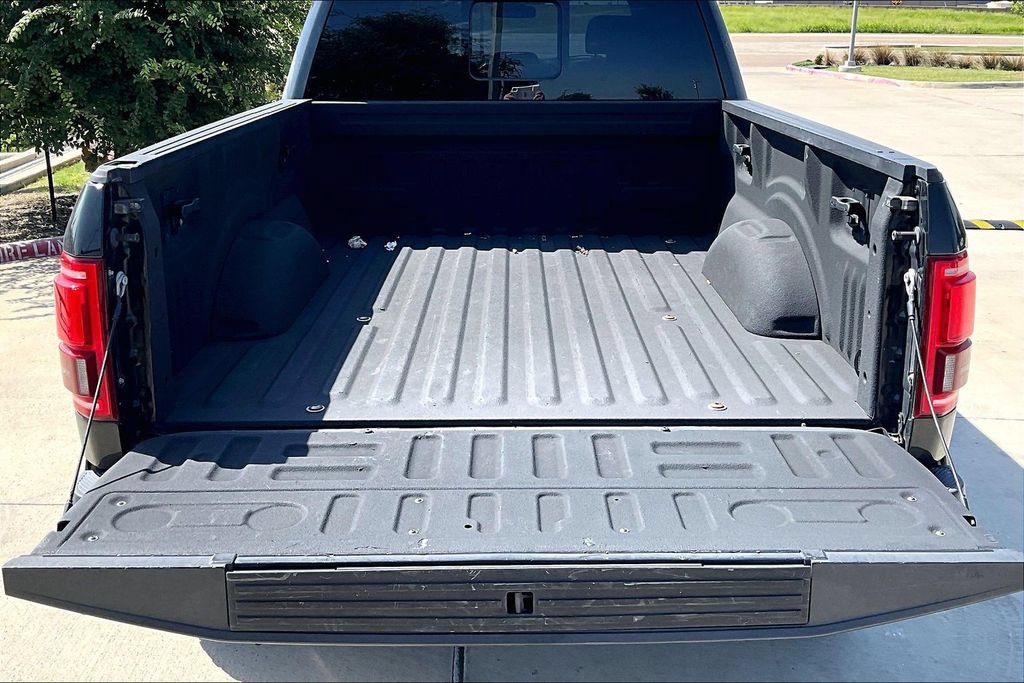 Used 2015 Ford F150 Platinum w/ Equipment Group 701A Luxury AWD/4WD image 34