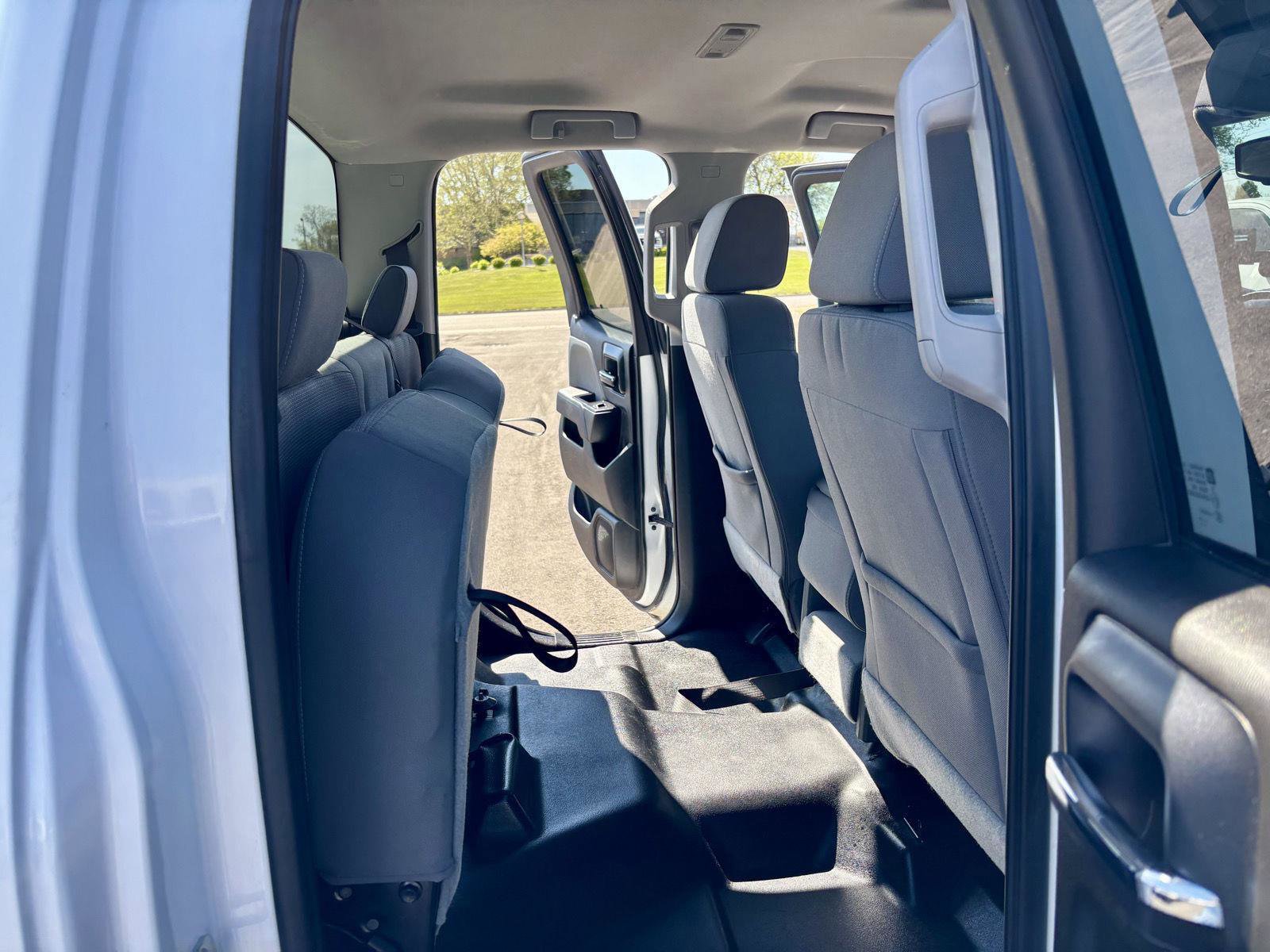 Used 2018 Chevrolet Silverado 1500 W/T w/ WT Convenience Package AWD/4WD image 17
