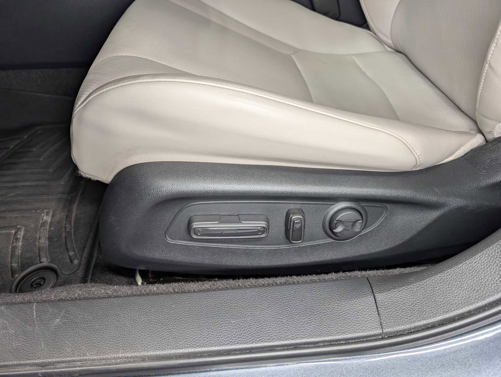 Used 2024 Honda Accord EX-L image 37