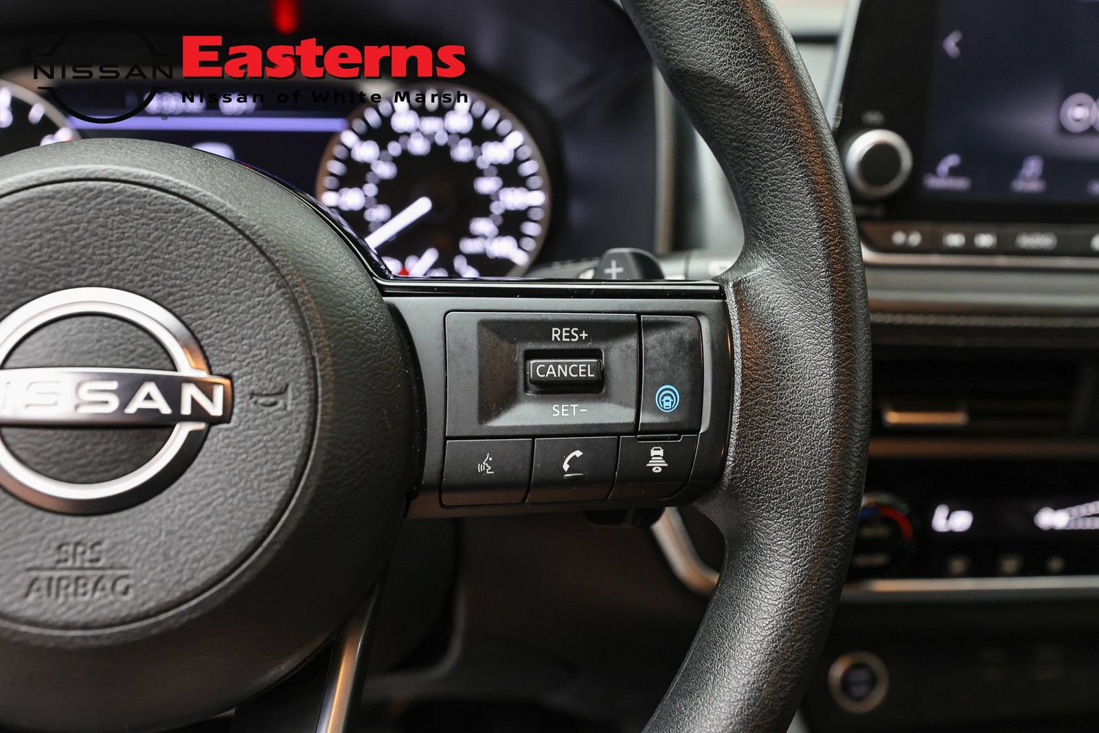 Used 2023 Nissan Rogue SV AWD/4WD image 16
