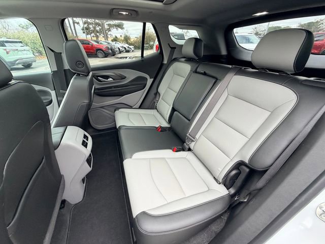 Used 2023 GMC Terrain SLT w/ Infotainment Package II image 17