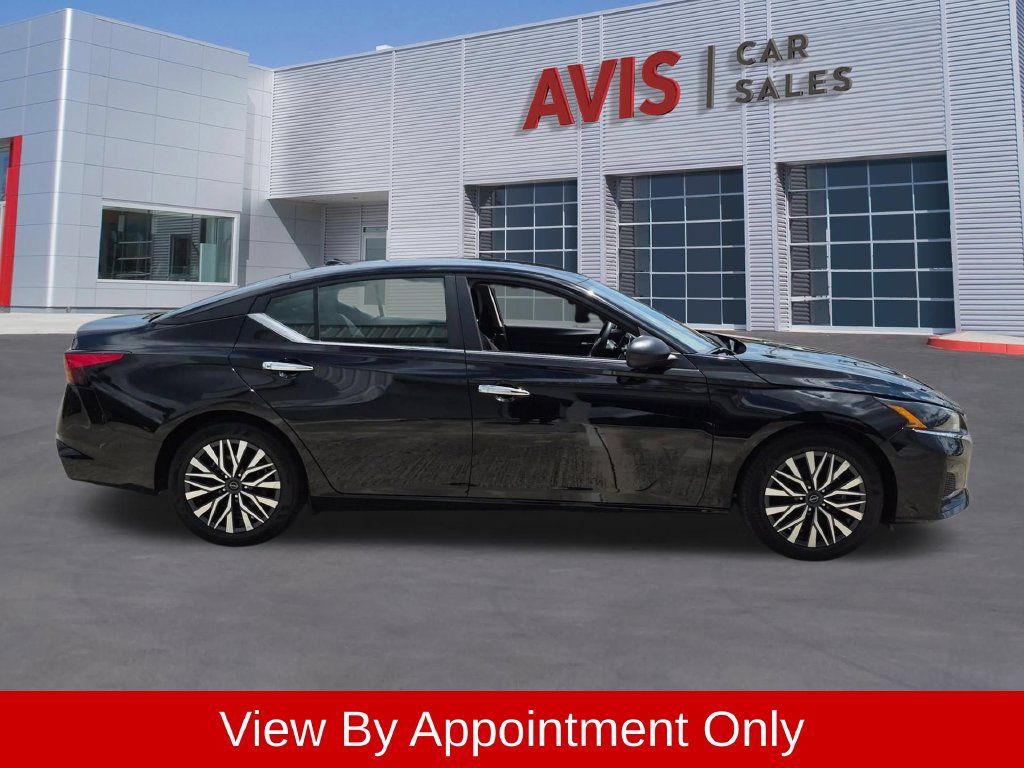 Used 2025 Nissan Altima 2.5 SV FWD image 5