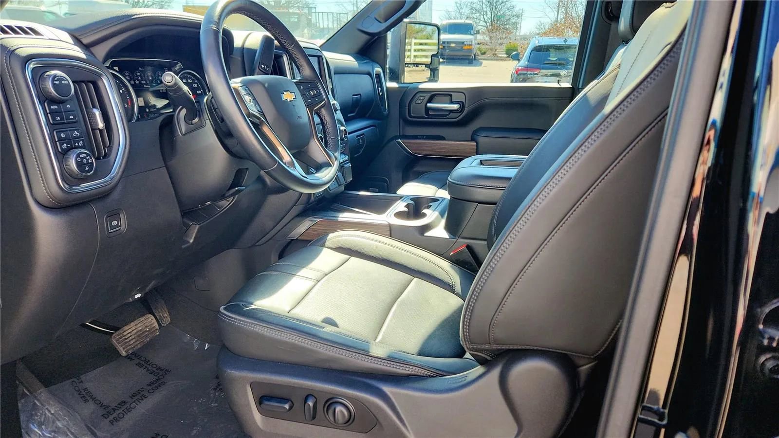 Used 2022 Chevrolet Silverado 3500 High Country w/ Safety Package II image 17