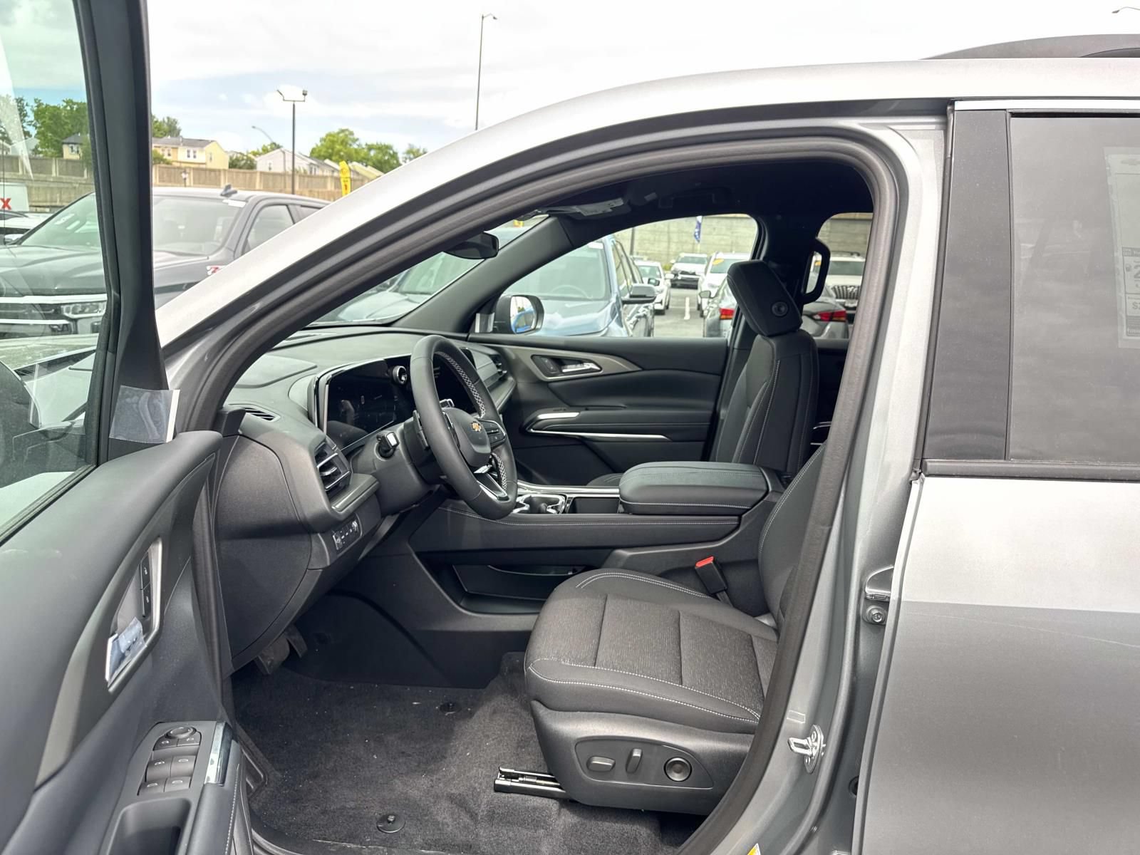 New 2026 Chevrolet Traverse LT AWD/4WD image 17