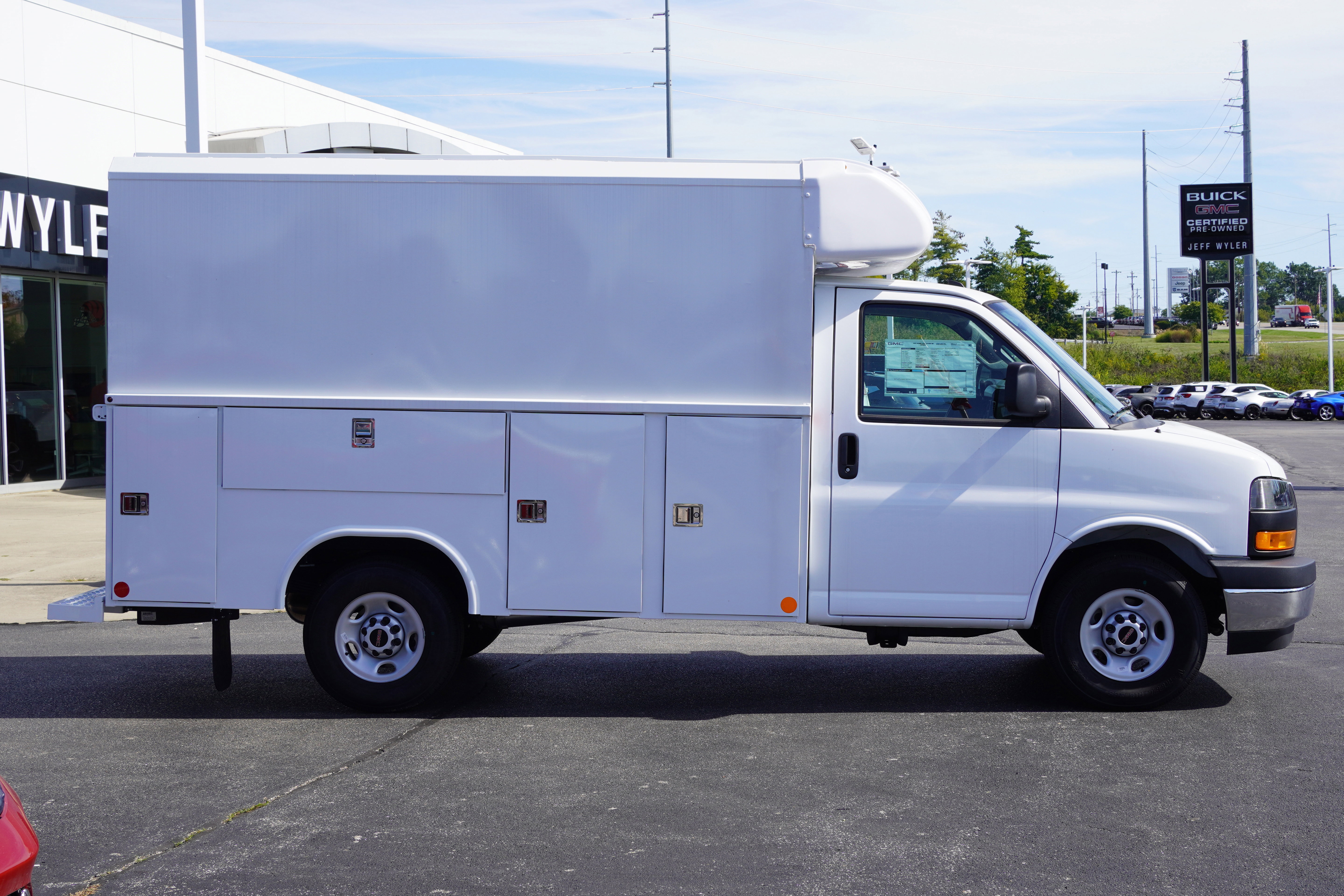 New 2025 GMC Savana 3500 w/ Power Convenience Package image 5