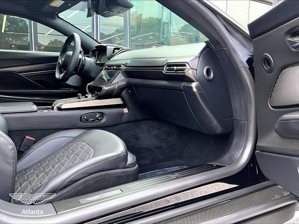 Used 2025 Aston Martin Vanquish RWD image 14