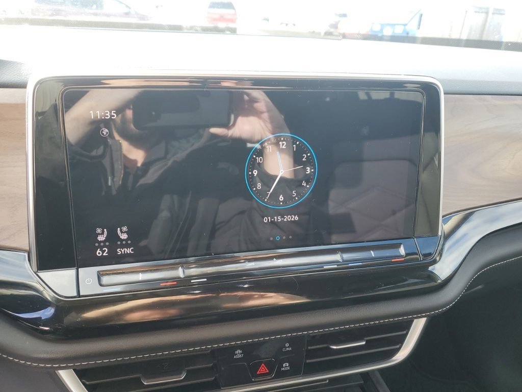 Used 2024 Volkswagen Atlas SE image 16