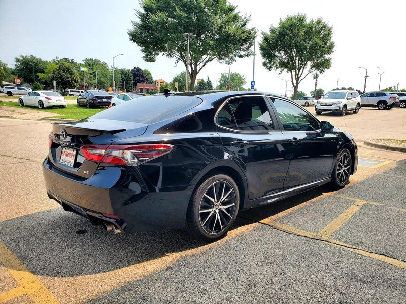Used 2024 Toyota Camry SE FWD image 5