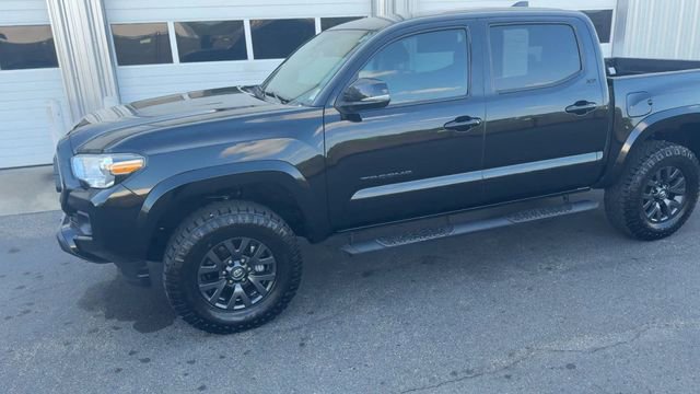 Used 2023 Toyota Tacoma SR5 w/ Technology Package AWD/4WD image 8