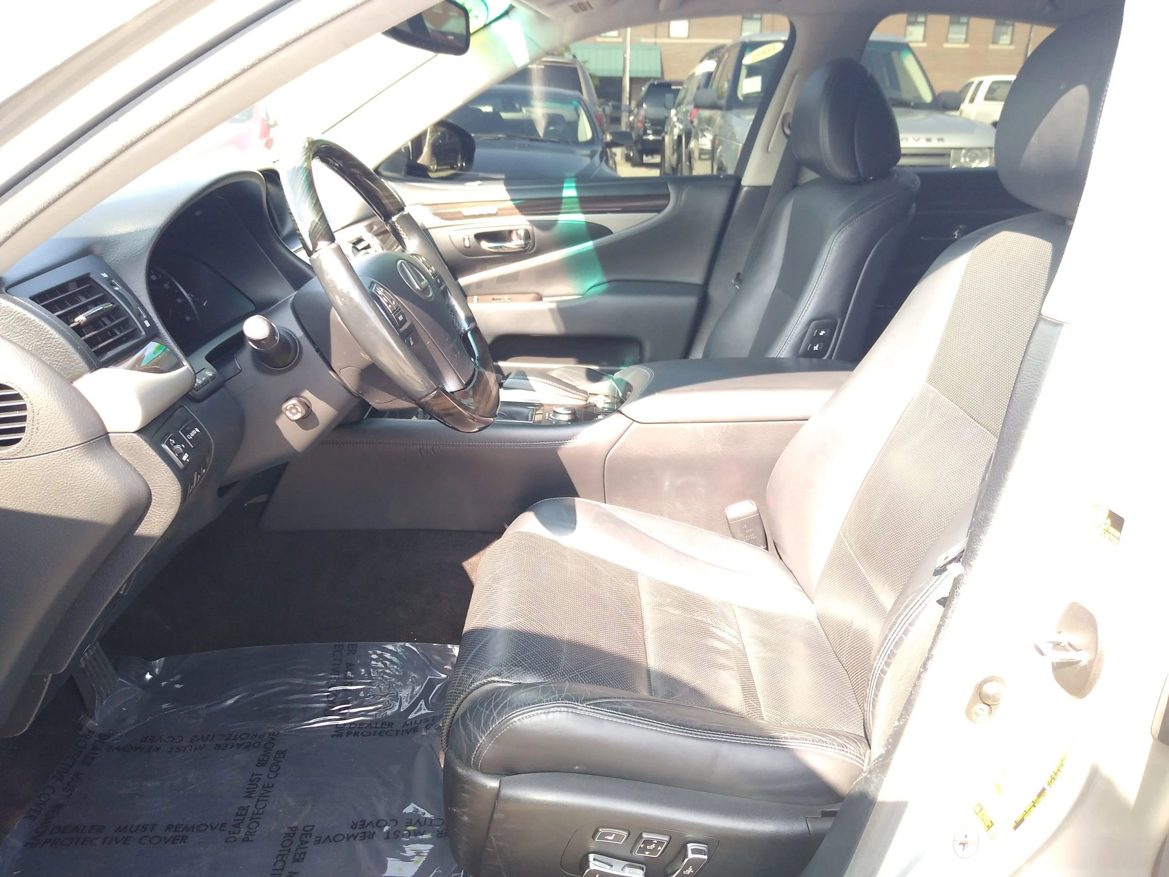 Used 2014 Lexus LS 460 AWD w/ Comfort Package image 12