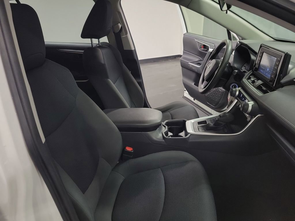 Used 2019 Toyota RAV4 LE w/ Carpet Mat Package image 22